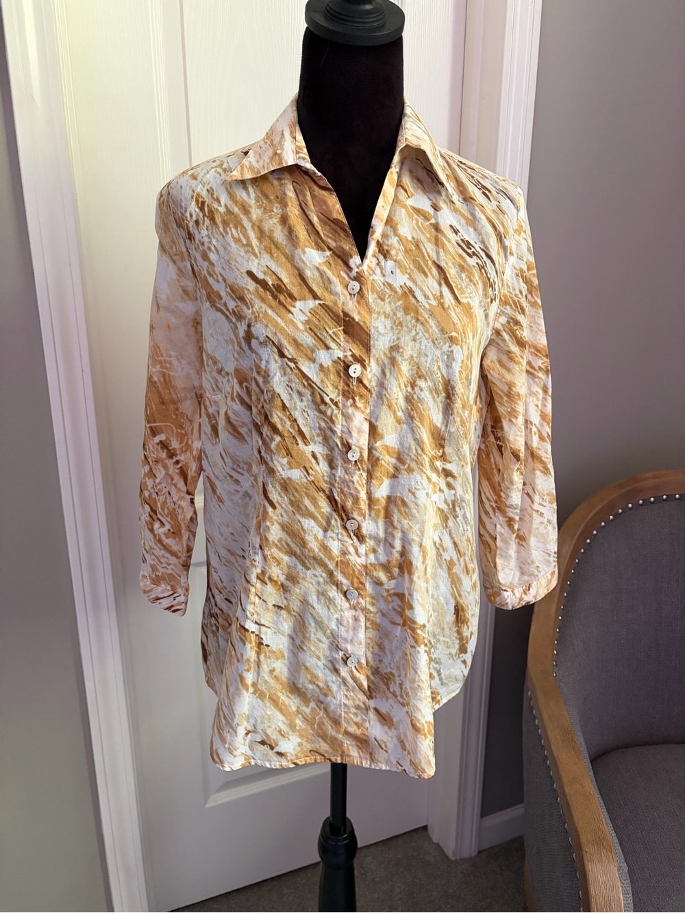 Coldwater Creek Button-Down Shirt in Gold and White Marble Print